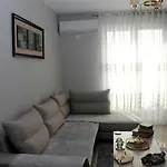 Apartament Shkoder Apartman *